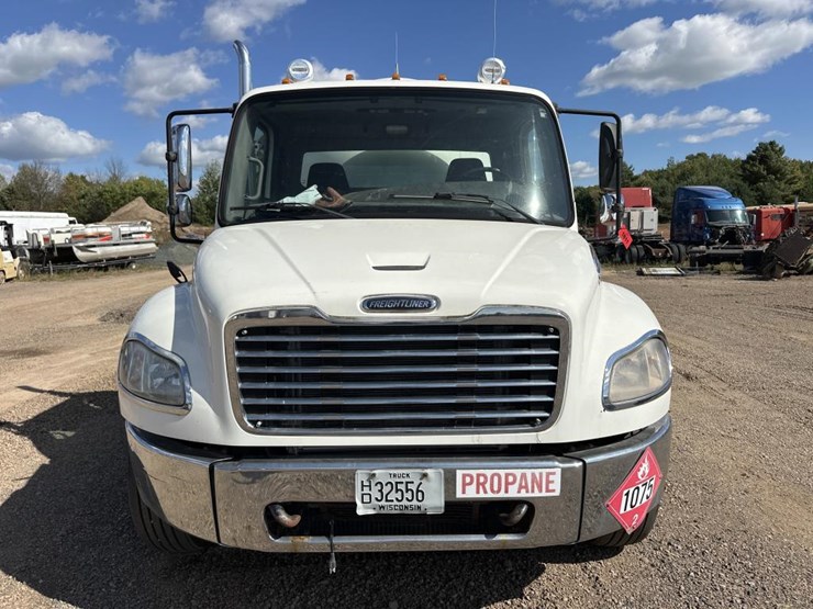 #1811-•-2012-freightliner-m2-tanker-truck-image-8