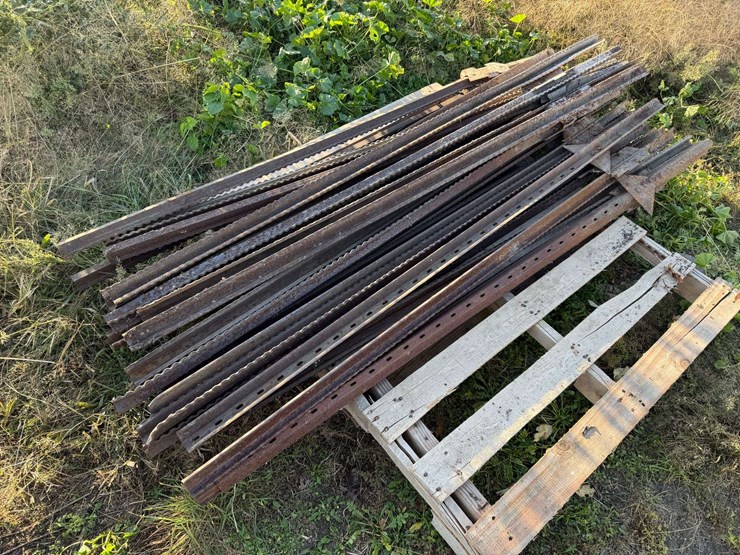 approx-28-t-posts,-6’-long,-buying-all-for-one-money-image-1
