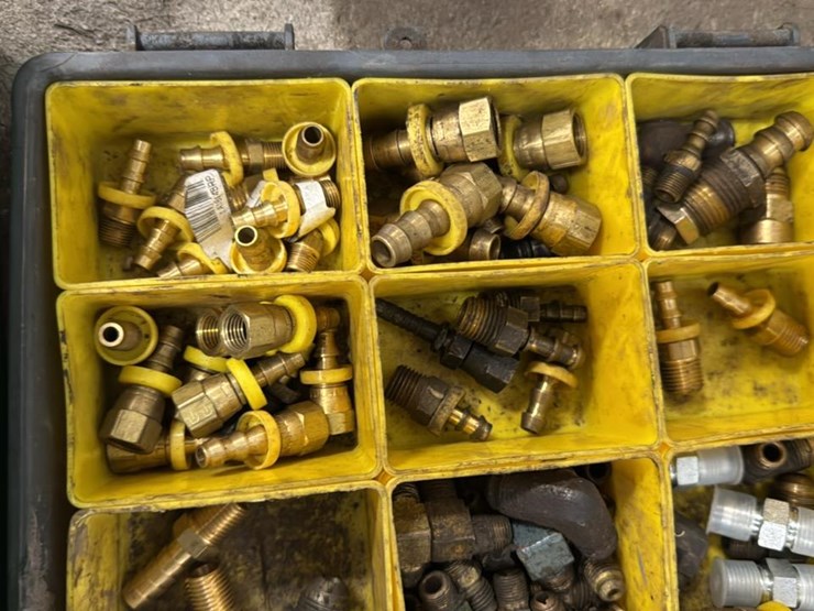 #136-•-pulley-puller-&-air-hose-fittings-image-5
