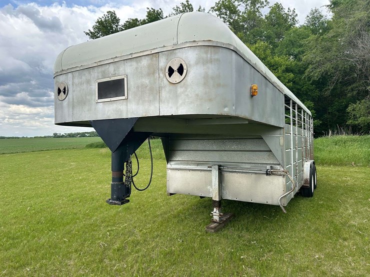 1984-flying-l-16’-long-gooseneck-livestock-trailer,-7’-wide,-1-cross-gate,-does-have-rubber-mats,-7:-image-2