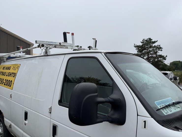 2008-ford-cargo-image-21