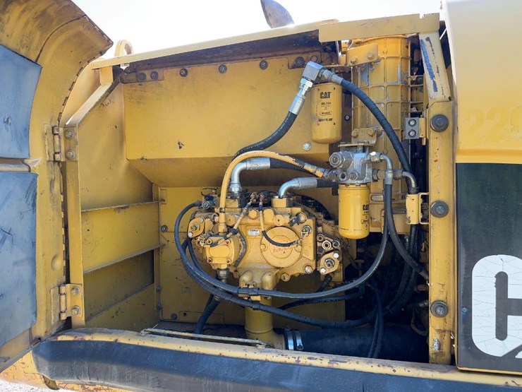 2004-caterpillar-320cl-hydraulic-drill-rig-image-31
