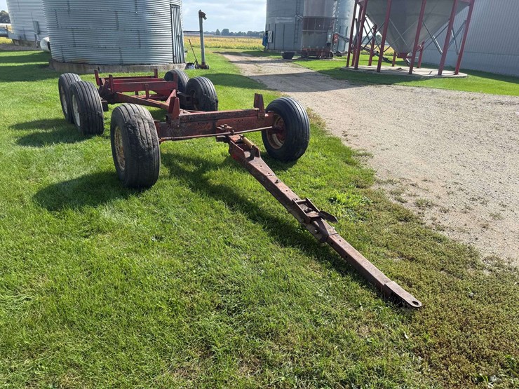 electric-tandem-silage-wagon-running-gear-image-1