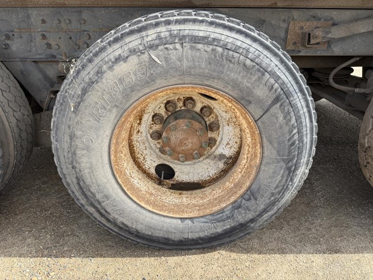 1995-ford-l9000-image-32
