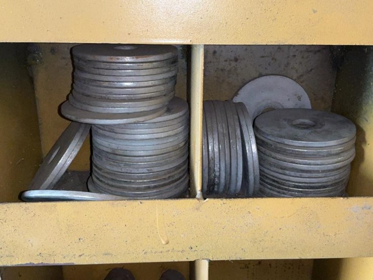 #122-•-nuts-and-bolts-racks-image-100