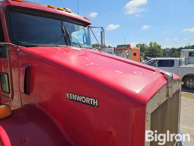 2012-kenworth-t800-image-13
