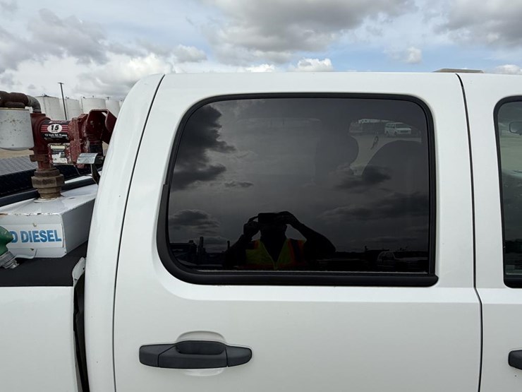2011-gmc-2500hd-image-22