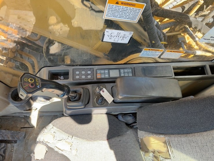 2004-caterpillar-320cl-hydraulic-drill-rig-image-36