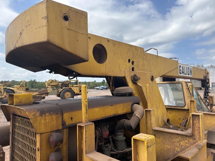 #1800-•-galion-2-stage-crane-truck-image-15