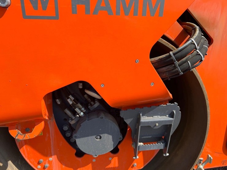 2021-hamm-hd+9i-vo-smooth-double-drum-roller-image-10