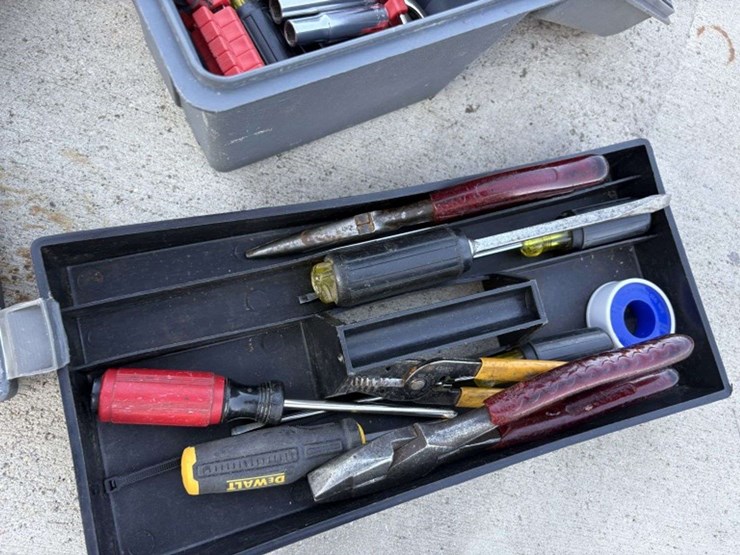 metric/sae-wrenches,-3/8”-drive-sockets,-bits,-in-poly-case;-sae-3/8”-drive-sockets,-other-tools-in-image-3