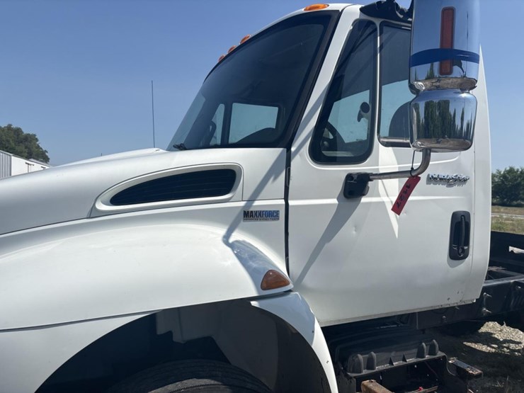 2014-international-durastar-4400-image-9