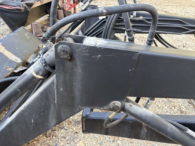 loader,-off-of-ih-656,-ih-mounting-brackets,-84”-bucket-image-9