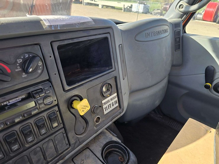 2006-international-durastar-4400-image-41