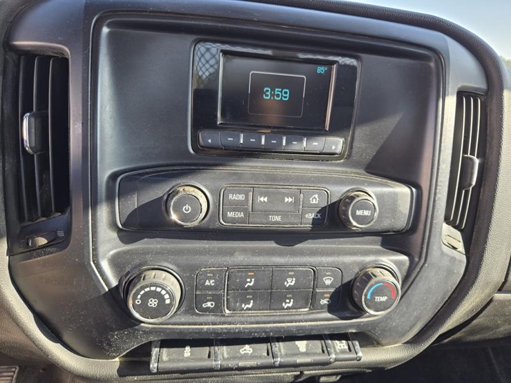 2015-chevrolet-3500-image-51