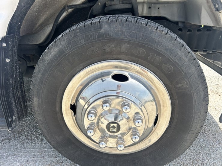2022-ford-e350-image-69