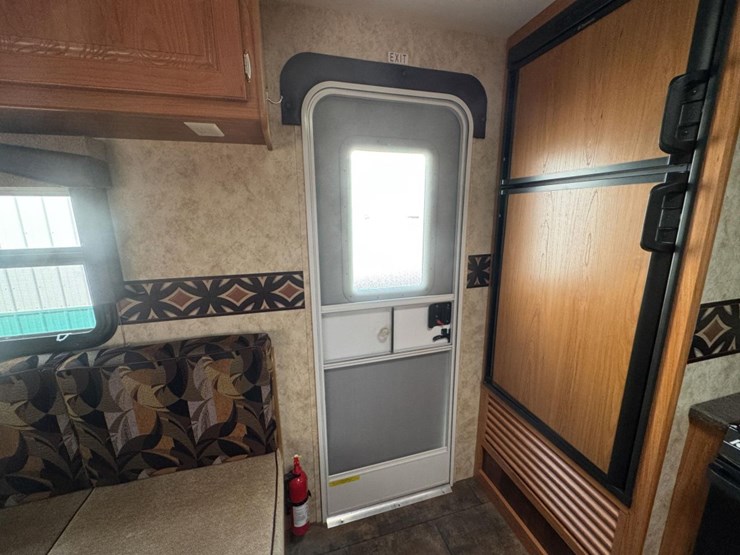 #2285-•-2010-keystone-bullet-250rks-camper-image-60