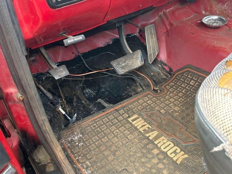1986-chevrolet-silverado-image-19