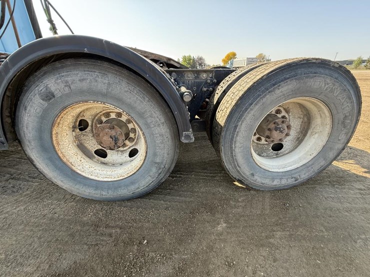 2015-kenworth-t800-image-62
