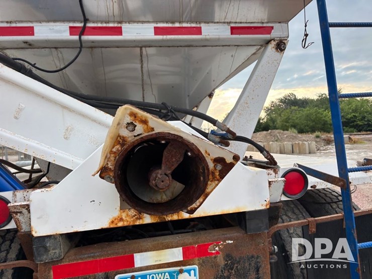 1995-ihc-9400-dry-tender-truck-(pz13881)-image-43