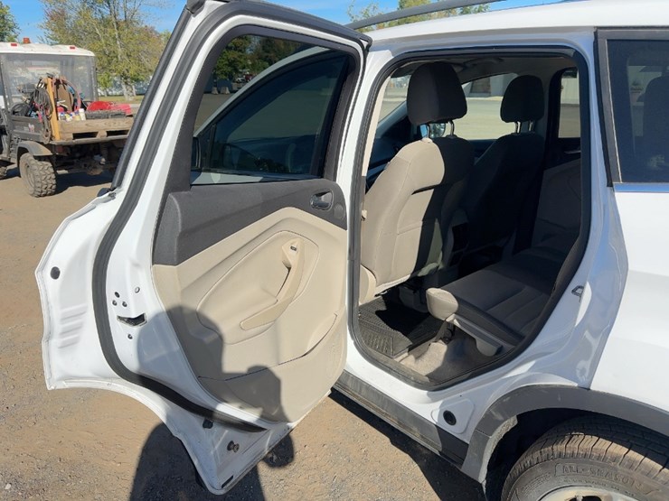 2014-ford-escape-se-image-13