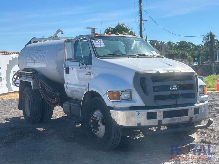 2005-ford-f650-image-3