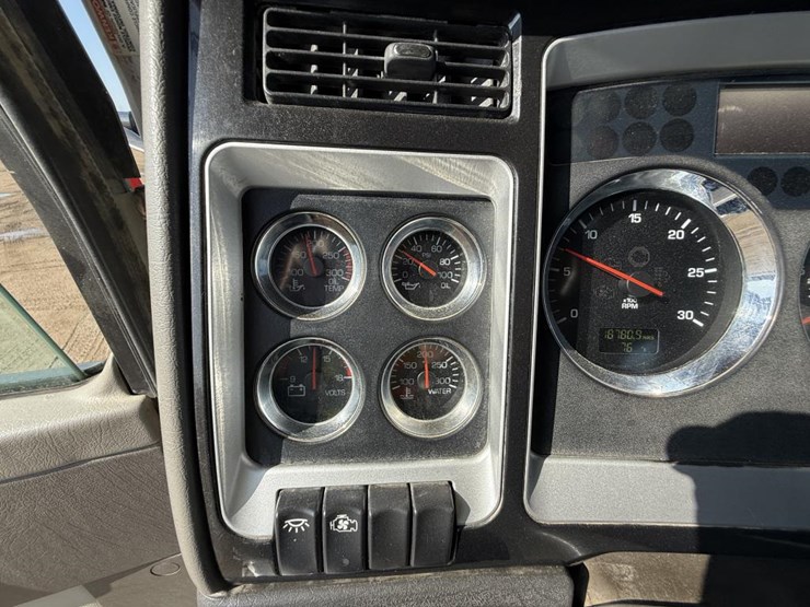 kenworth-t800-image-81