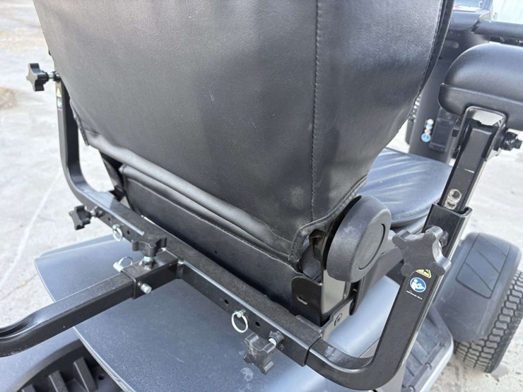 2021-pride-wrangler-model-mv600-outdoor-mobility-scooter,-adjustable-speed-limit,-up-to-9-mph,-adjus-image-20