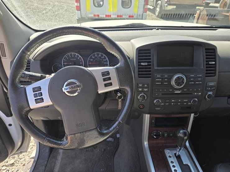 2009-nissan-pathfinder-le-image-38