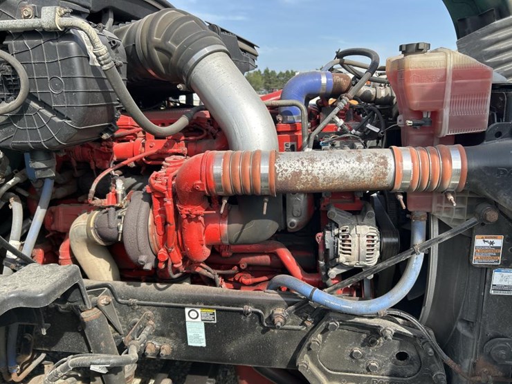 2015-peterbilt-579-image-46