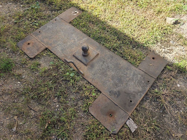 5th-wheel-plate-our-of-a-fork-pickup,-4-bolt-pattern,-2-5/16”-ball-image-1