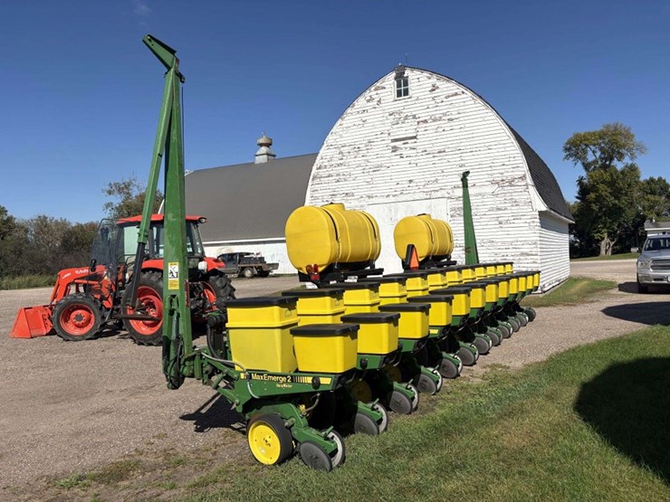 john-deere-7200-image-3