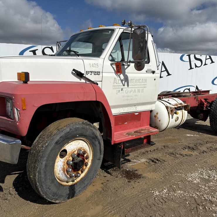 1994 FORD F700