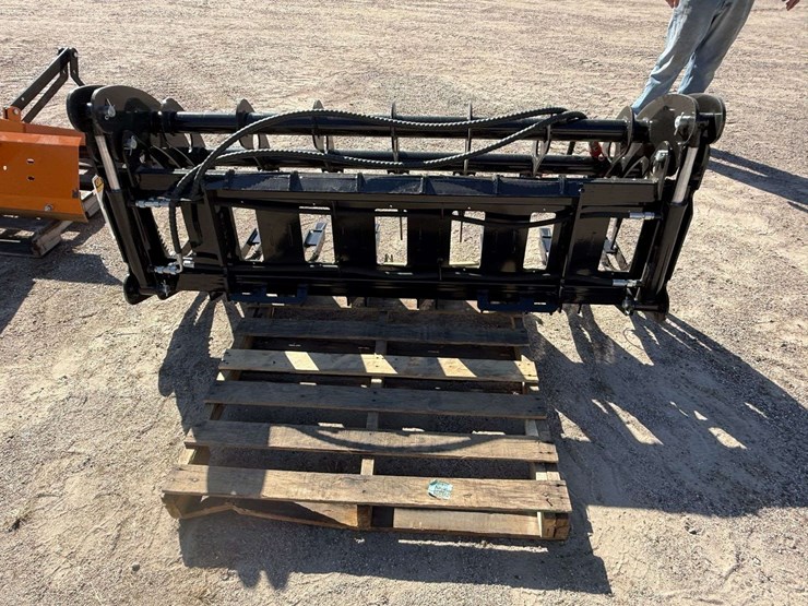 giyi-72”-root-grapple-bucket,-with-hoses-and-ends-image-5