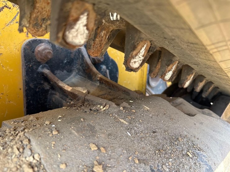 2019-deere-325g-image-15