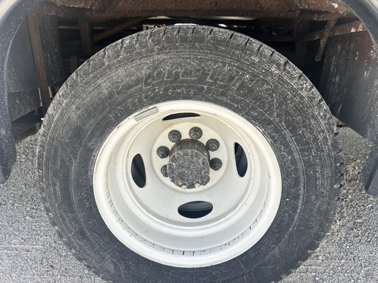 2023-ford-e450-image-107