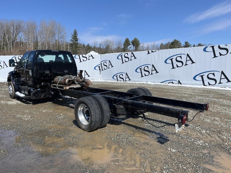 2013-ford-f650-xlt-image-3