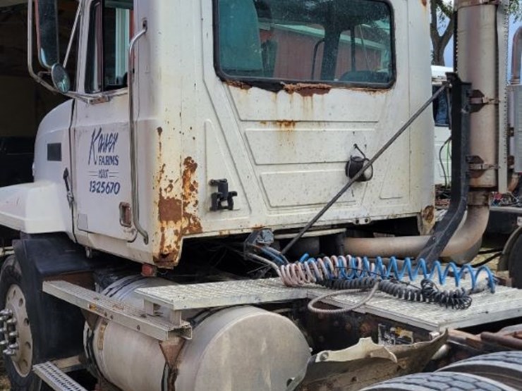 1992-mack-cl613-image-2