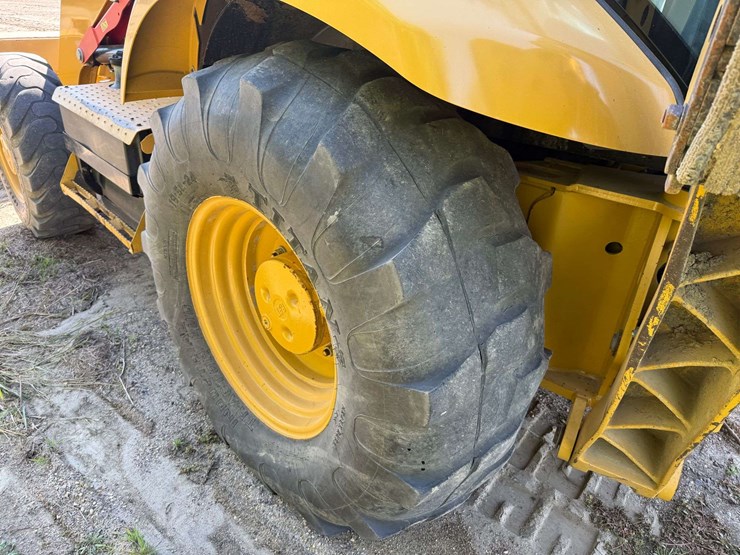 2014-caterpillar-420f-image-41