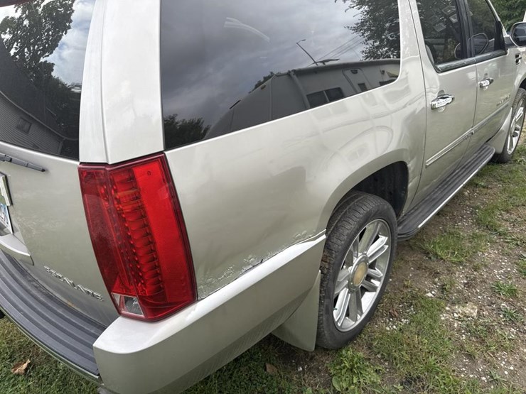 2008-cadillac-escalade-image-12