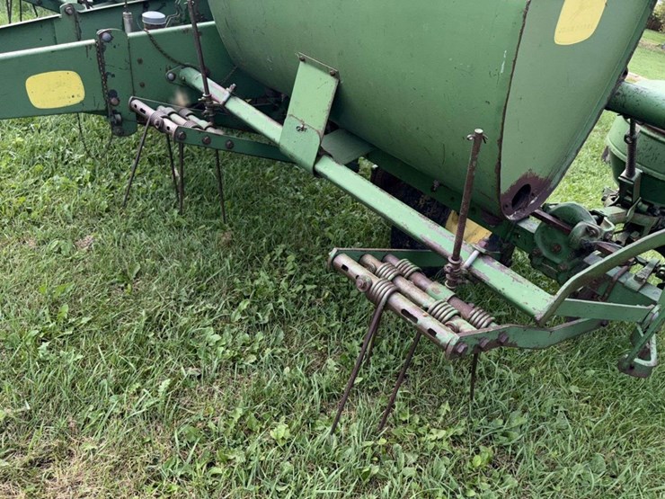 john-deere-494a-4r38”-planter,-markers,-fert-boxes,-autolube-greaser,-works,-*must-be-removed-in-10-image-10