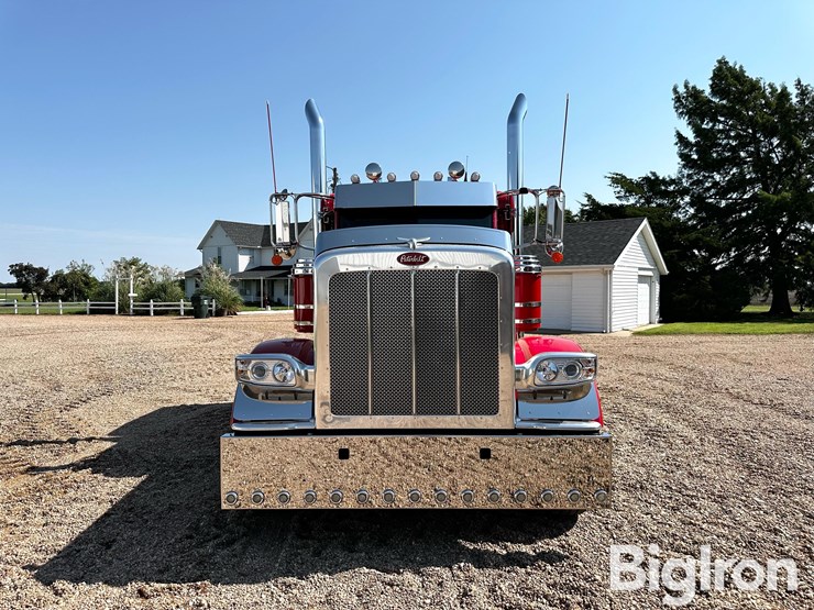 2024-peterbilt-389-image-2