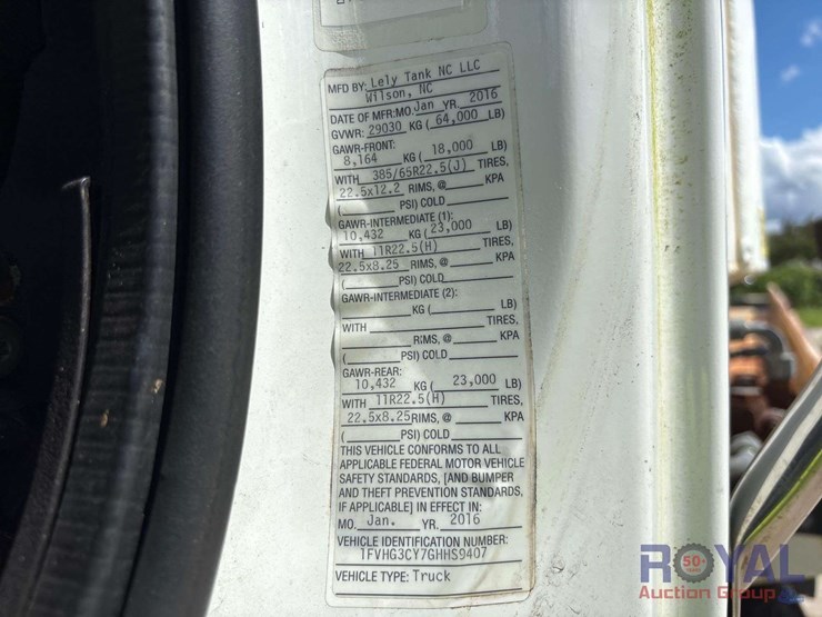 2016-freightliner-114sd-image-5