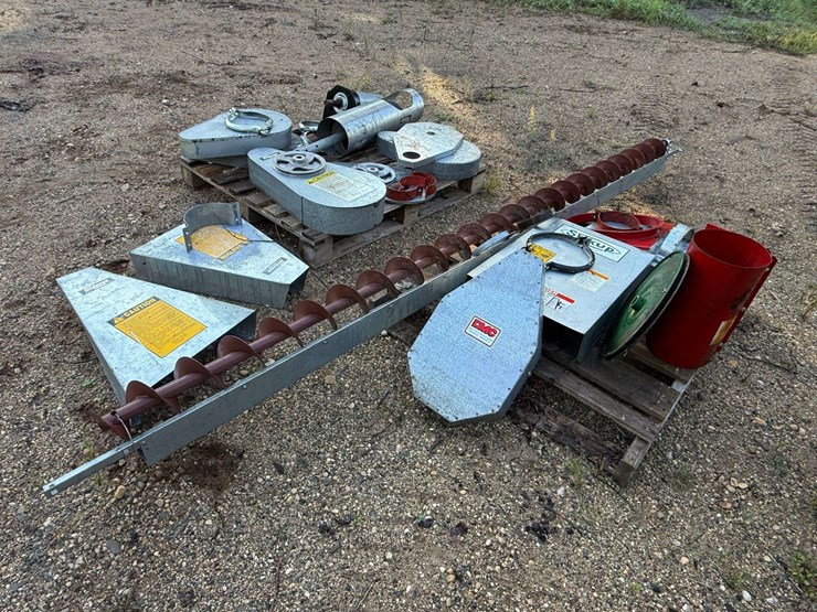 6”-bin-sweep-auger,-10’6”-long-with-misc-grain-bin-accessories-image-5