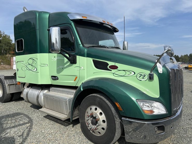2015-peterbilt-579-image-10
