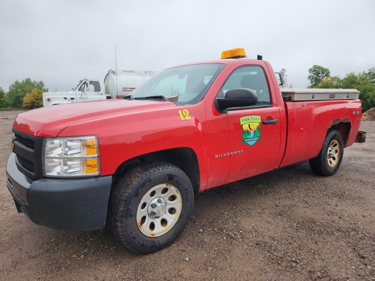 2013-chevrolet-silverado-1500-image-1