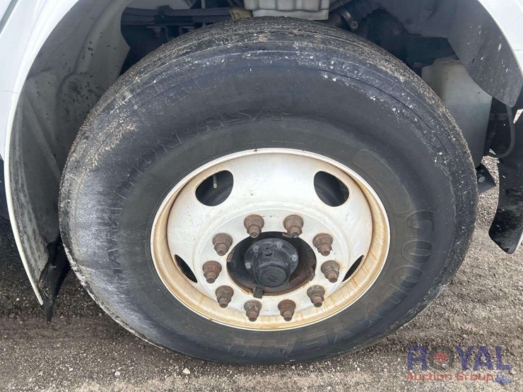 2019-freightliner-m2-106-8.5-cuyd-street-sweeper-truck-image-28