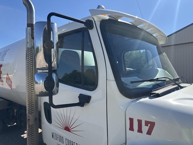#1806-•-2013-freightliner-tanker-truck-image-15