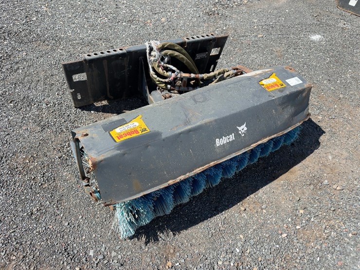 bobcat-48"-sweeper-image-4