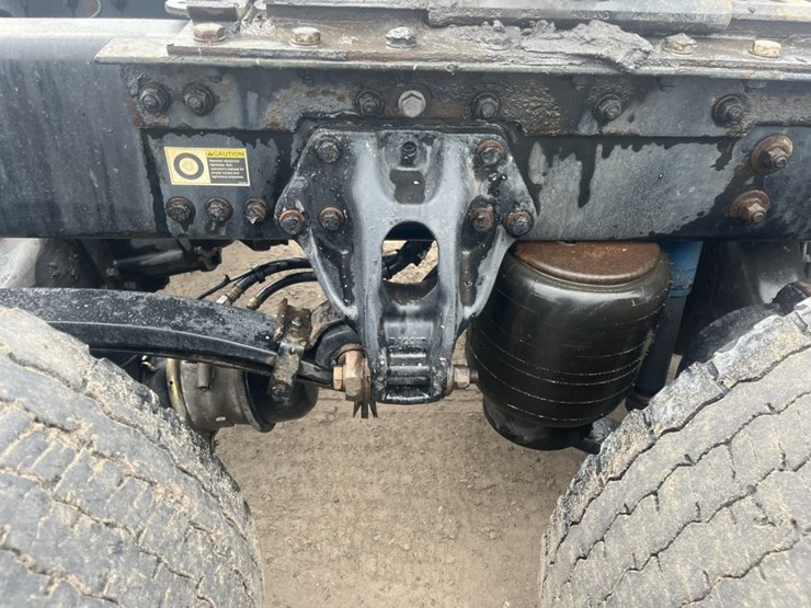 2020-kenworth-t680-image-57